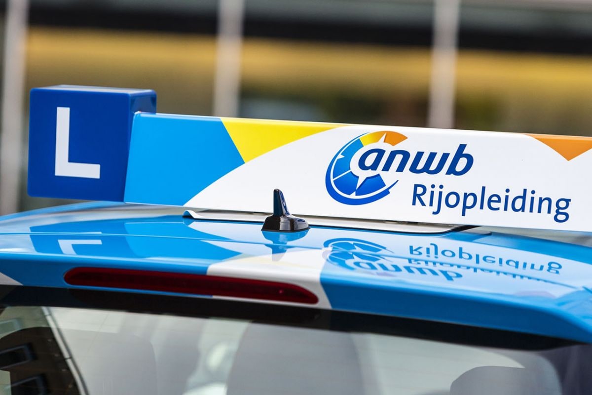 ANWB rijschool lesauto CBR rijles motor