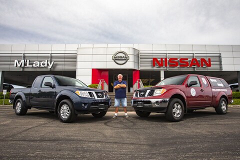 Nissan Frontier-rijder krijgt nieuwe pick-up na miljoen mijl