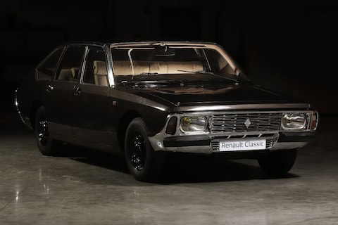 De Vluchtstrook: de Renault met een Peugeot V8