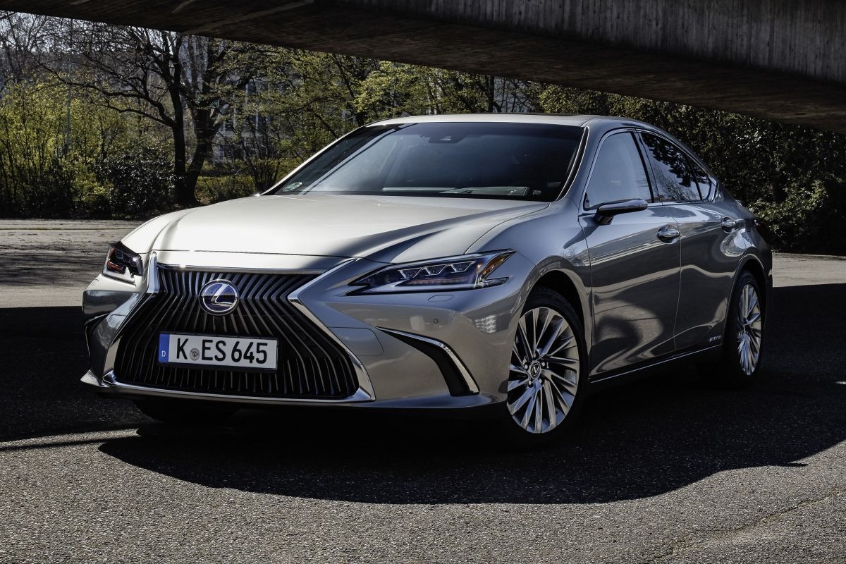 Lexus ES