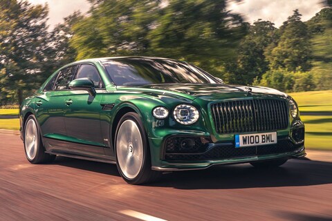 Bentley kleedt Flying Spur sportiever aan