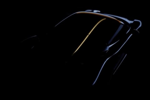 Maserati zet MC20 in het duister