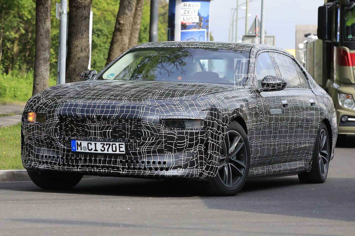 Spyshots BMW i7