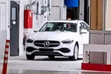 Mercedes-Benz C-klasse betrapt