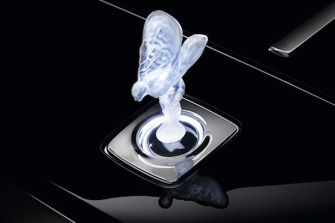 Rolls-Royce moet verlichte 'Spirit of Ecstacy' verwijderen