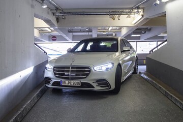 Mercedes-Benz S-klasse valet parkeren
