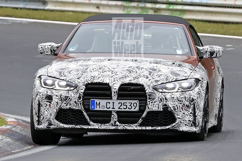 Nieuwe BMW M4 Cabrio naar buiten