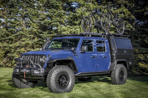 Jeep Gladiator met gesloten opbouw