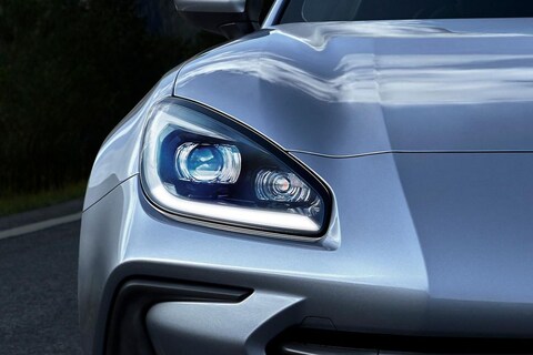 Subaru BRZ laat koplamp zien