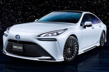 Modellista Toyota Mirai en Lexus LS