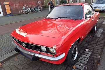 Opel Manta A 1975 In het Wild