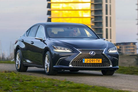 Test: Lexus ES 300h