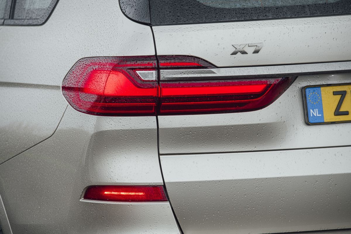 Mistachterlicht te vroeg aan