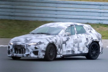 Ferrari Purosangue spyshots mule