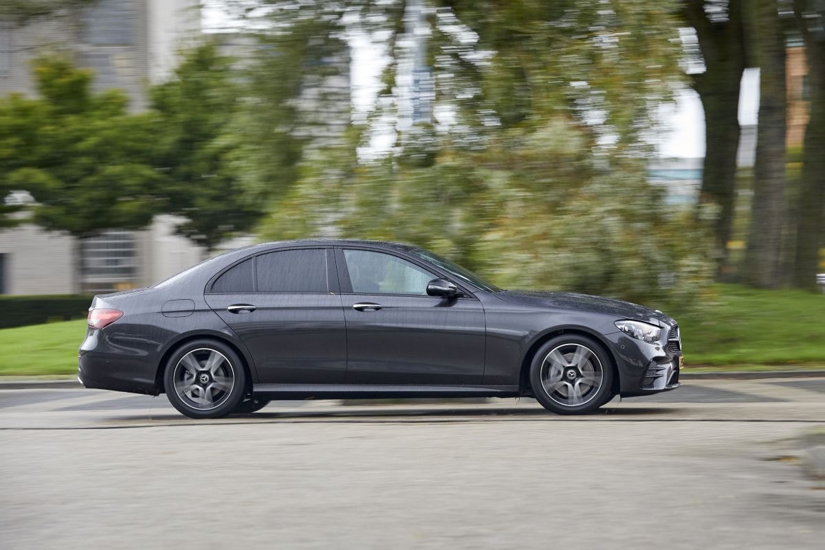 Mercedes-Benz E200