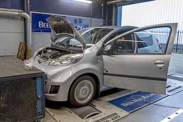 Peugeot 107 Rollenbank