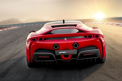 Hoeveel geluid mag een auto maximaal maken?