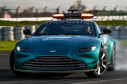 Aston Martin Vantage en DBX als Safety en Medical Car