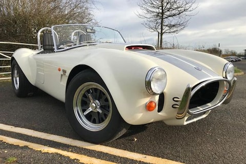 Exclusieve AC Cobra met V8 viert 120 jaar AC Cars