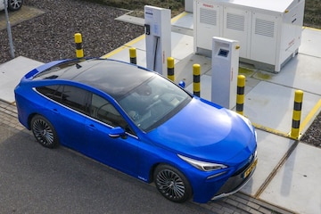 Toyota Mirai waterstof tanken