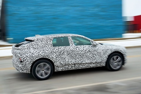 Cadillac laat 'spyshot' Lyriq zien