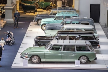 Klassieke stationwagons Autoworld