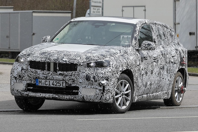 Spyshots BMW iX1