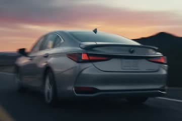 Lexus ES facelift teaser