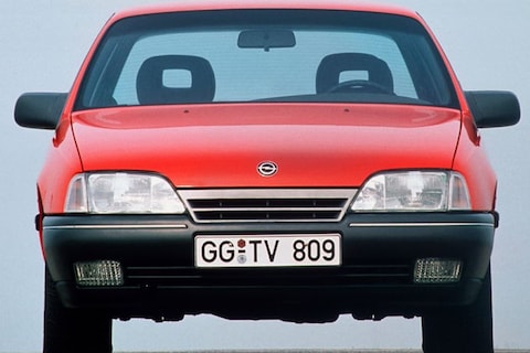 Opel Omega A - Facelift Friday