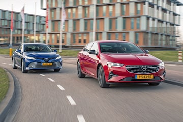 Toyota Camry vs. Opel Insignia