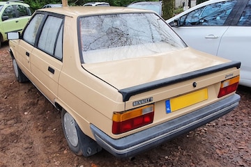 Renault 9