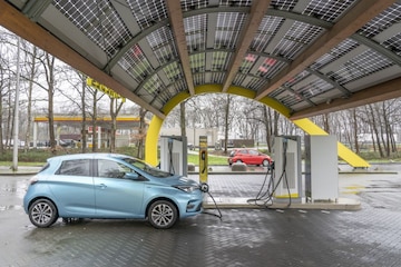 EV elektrisch rijden snelladen laden supercharger fastned