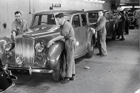 Bentley viert 75 jaar ‘Crewe’