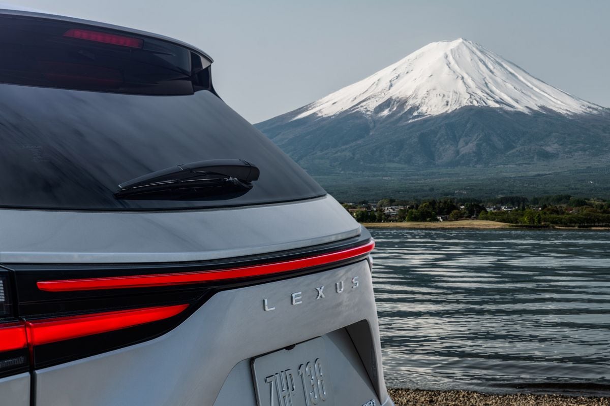 Lexus NX teaser