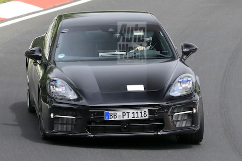 Porsche Panamera licht gefacelift op pad