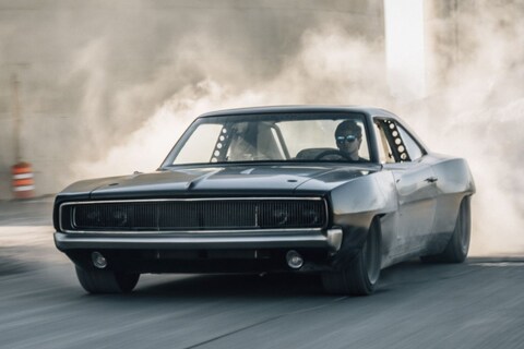 Klassieke Dodge Charger met Hellcat-middenmotor