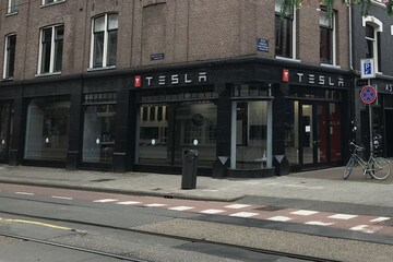 Tesla Store Amsterdam P.C. Hooftstraat