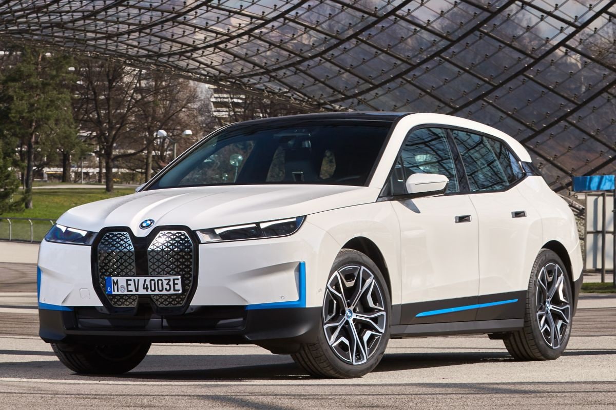 BMW iX