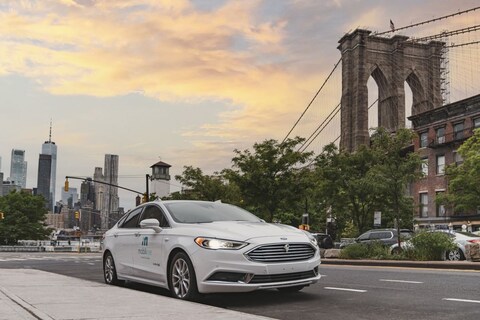 Video: 40 minuten autonoom door New York