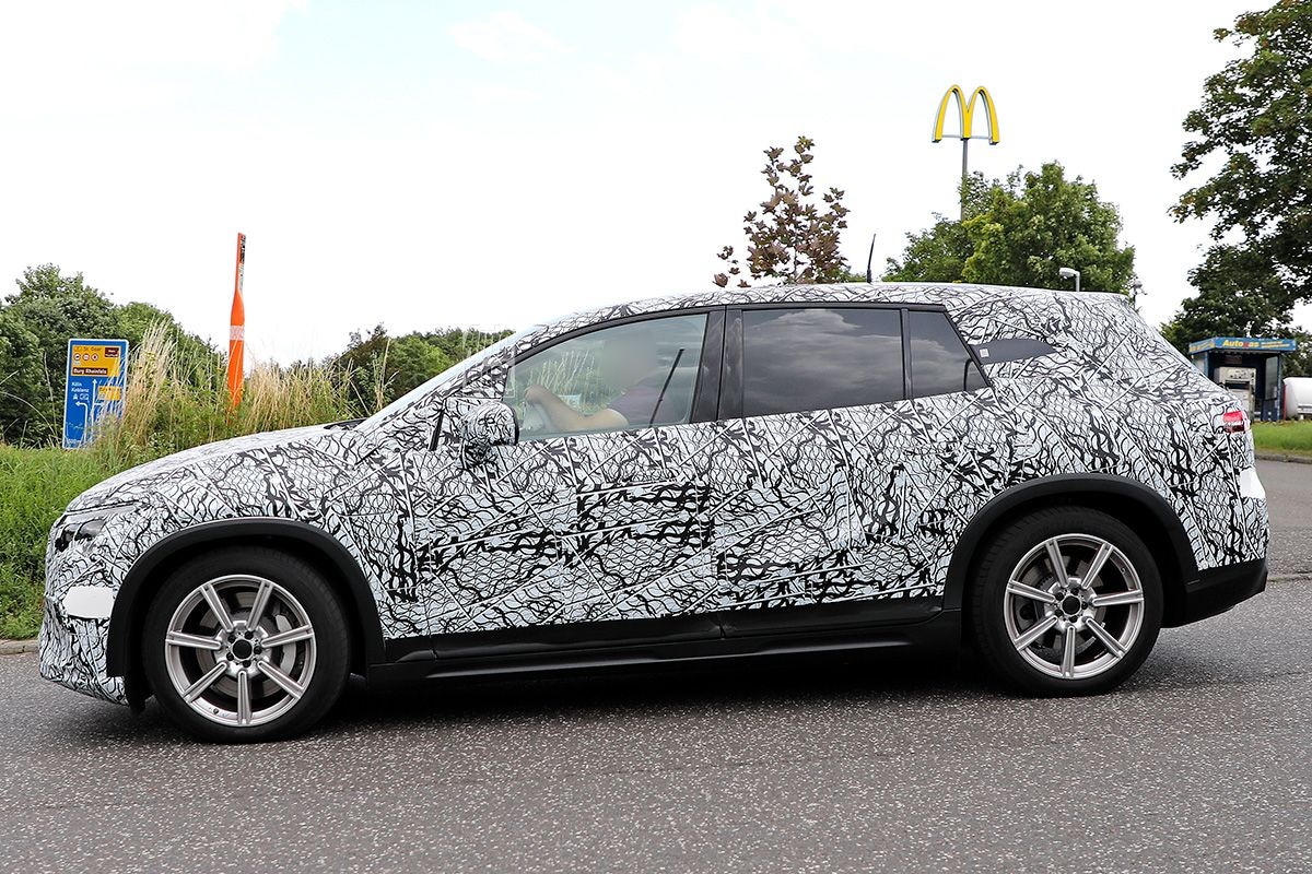 Spyshots Mercedes-Benz EQS SUV