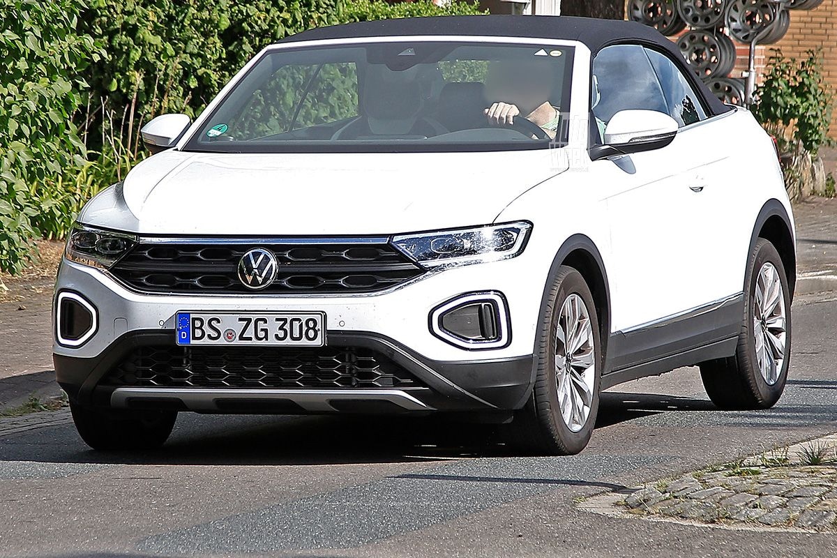 Spyshots Volkswagen T-Roc Cabrio