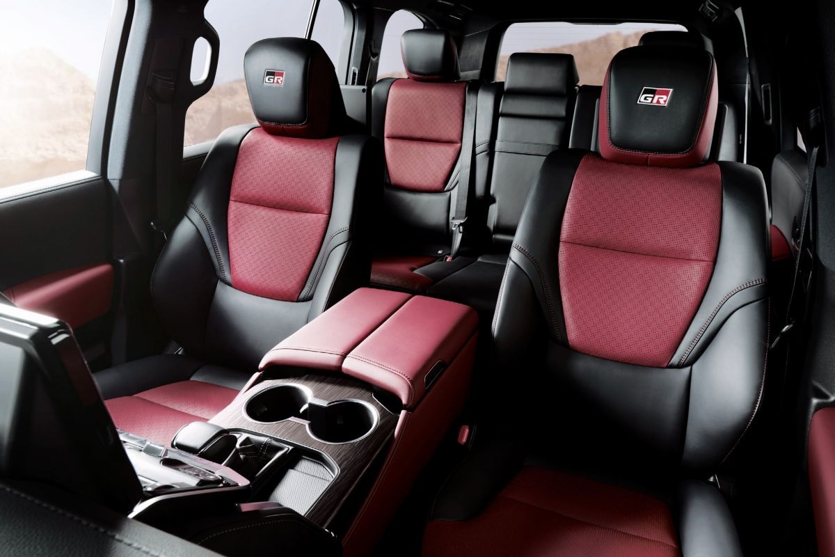 Toyota Land Cruiser GR Sport