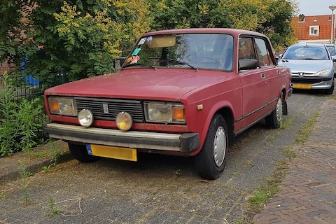 Lada 2105 (1992) - In het Wild
