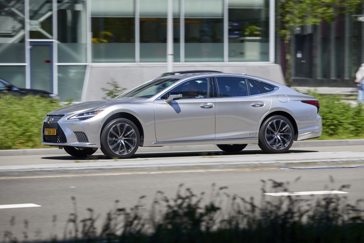 Lexus LS500h
