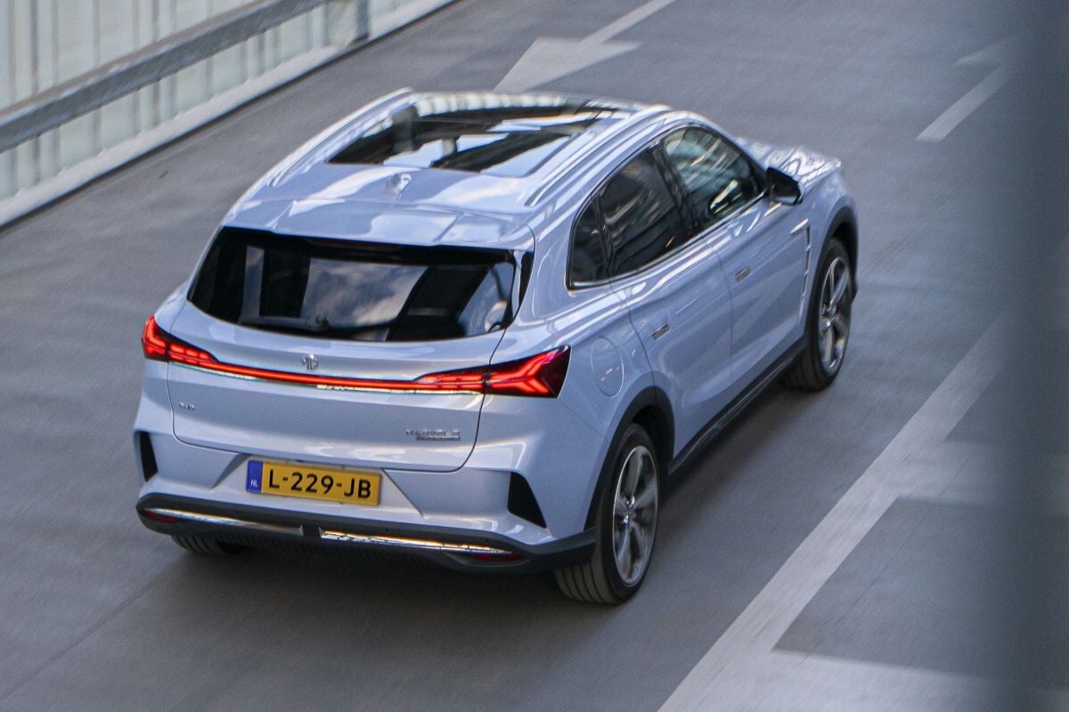 AutoWeek 36 2021 - MG Marvel R