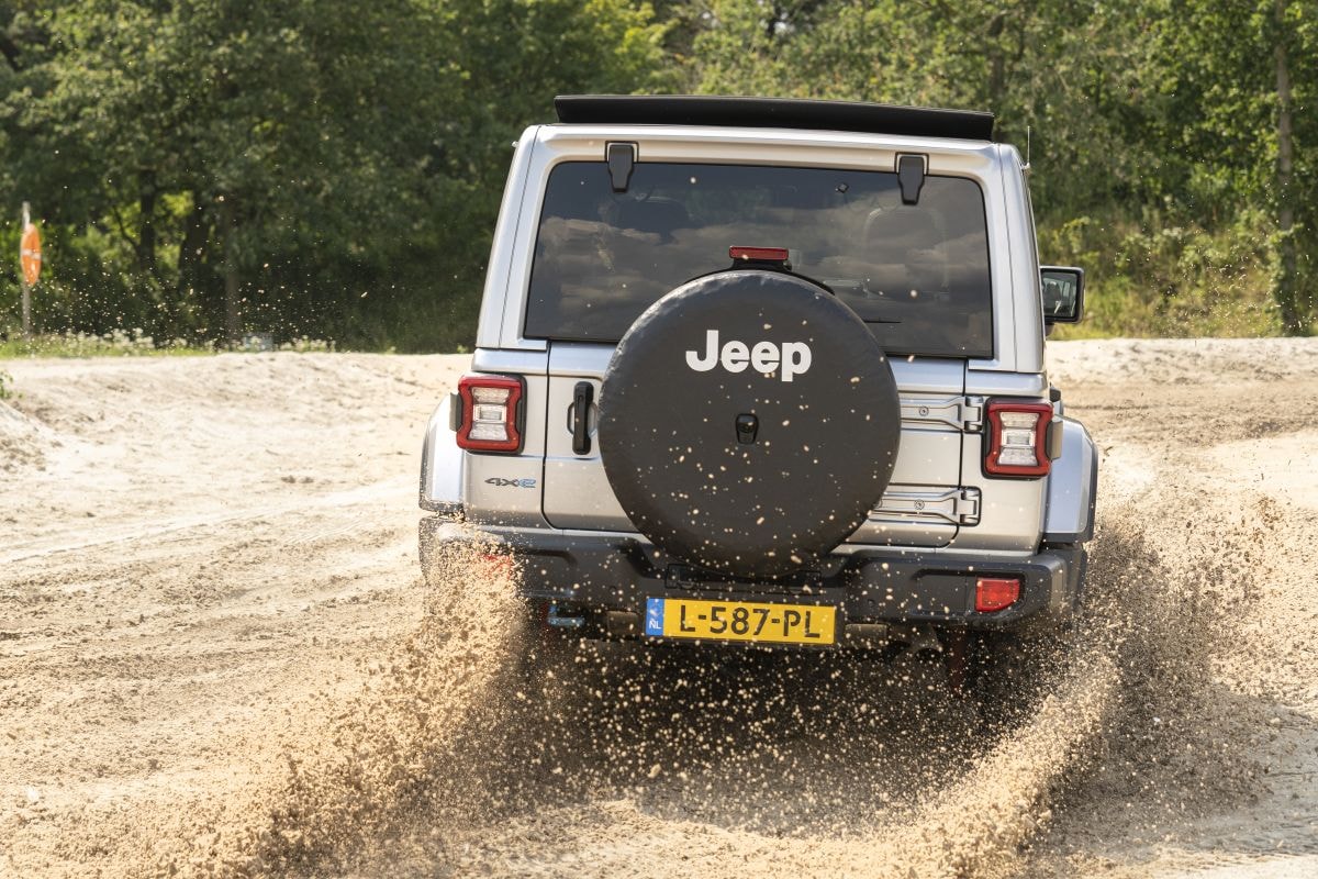 Jeep Wrangler, Range Rover Evoque, Kia Sorento