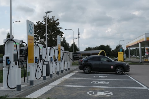 Europees Parlement stemt voor ‘elke 60 km laadpaal’-plan