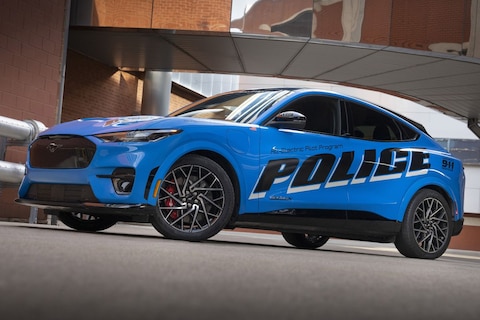 Biden: 'Vanaf 2035 alleen nog nieuwe EV's voor overheid'