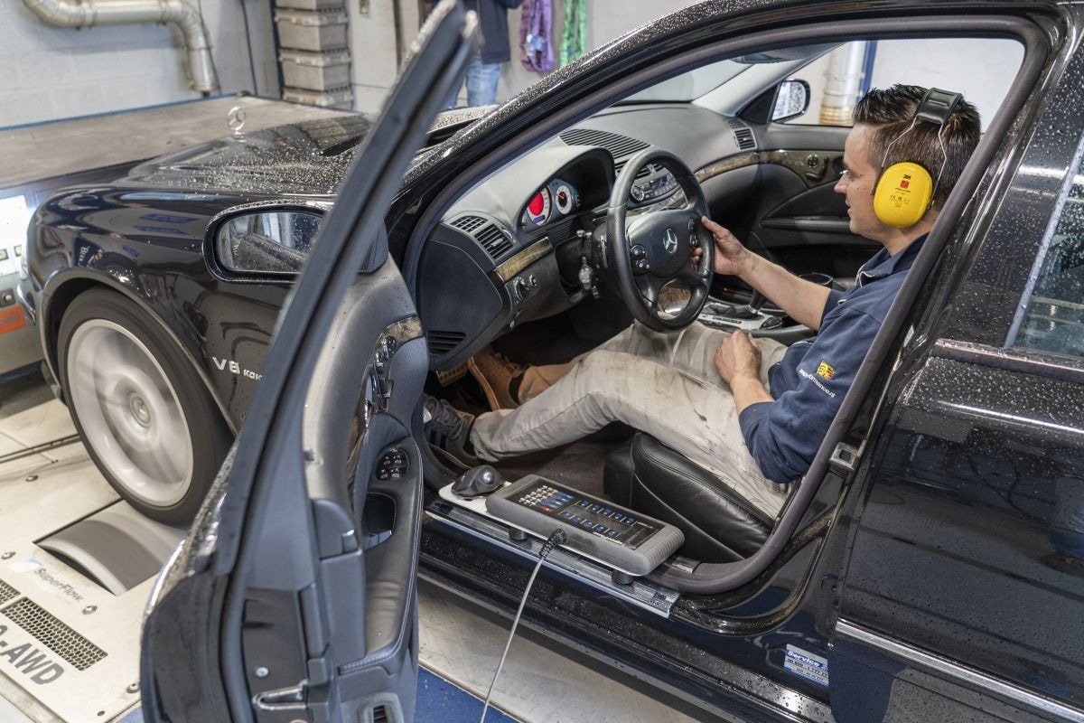 Mercedes-Benz E55 AMG Rollenbank