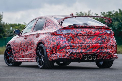 Nieuwe Honda Civic Type-R rolt ingepakte spieren